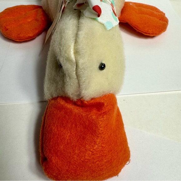 Handmade platypus decorative piece. Hand made with adorable bill and feet. - Picture 3 of 10